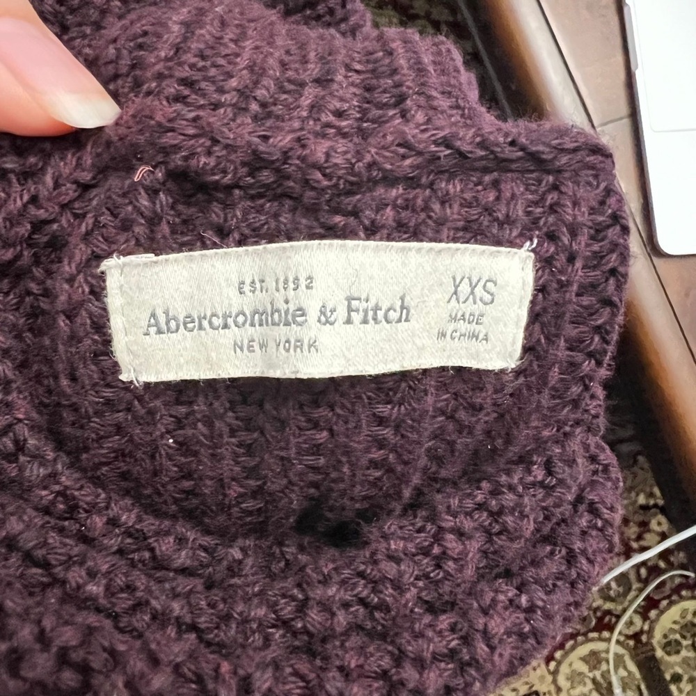 Abercrombie & Fitch Deep Maroon Turtleneck Sweater - Picture 5 of 5